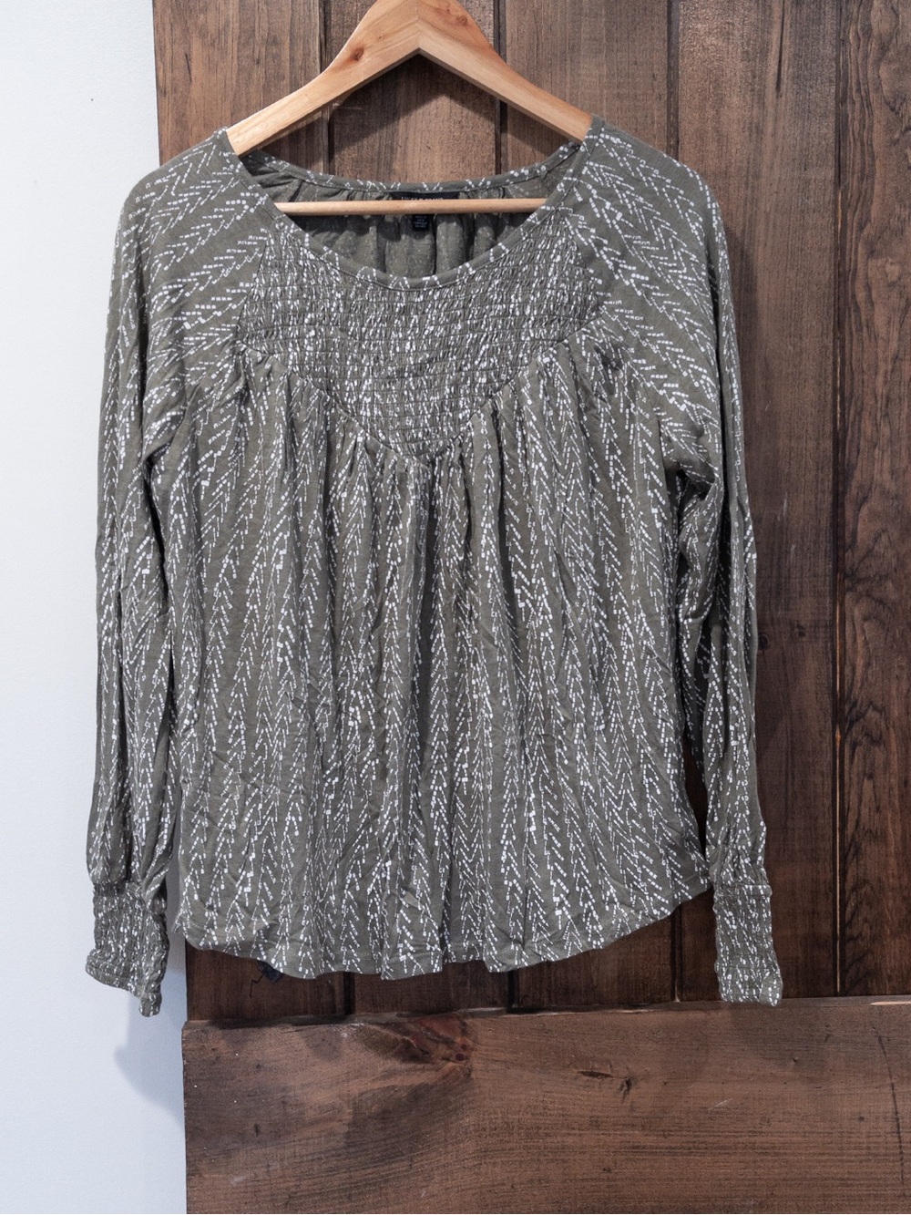 Lucky Brand Dark Sage Abstract Arrow Print Smocked Cotton Modal Top Small Boho